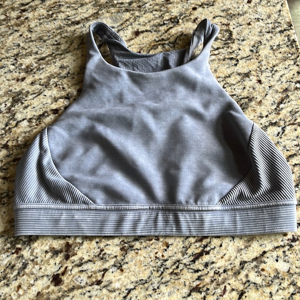 Lululemon sports bra tank size 4